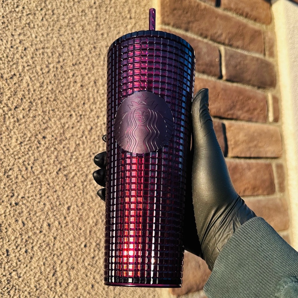 Burgundy Trenta, Starbucks cup never used